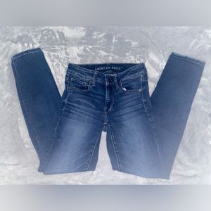 American Eagle Women’s Size 2 Short Skinny Jeans